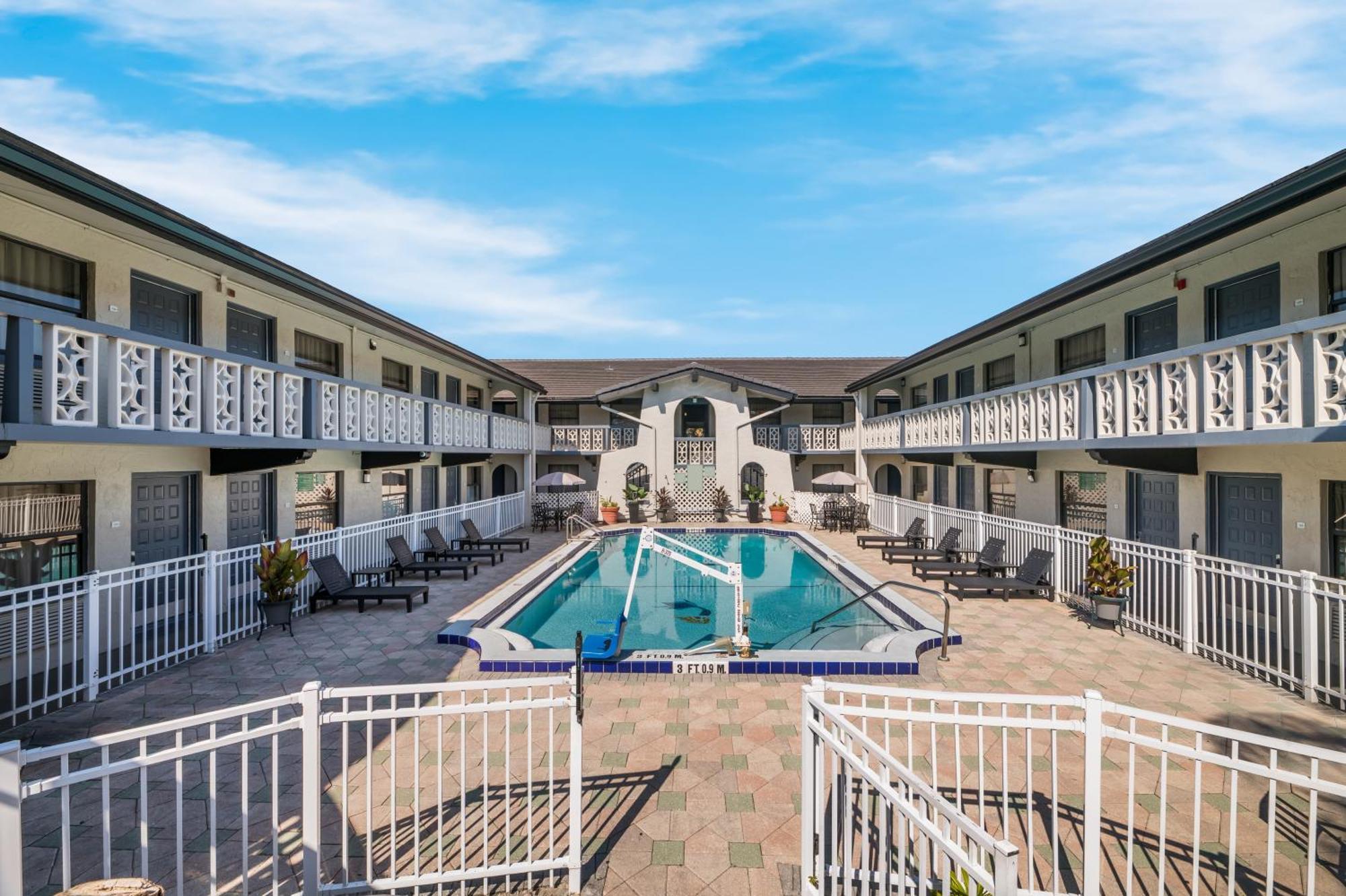 Quality Inn & Suites Altamonte Springs Orlando-North Exterior photo